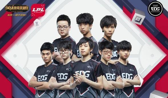 两支球队在 两支球队在