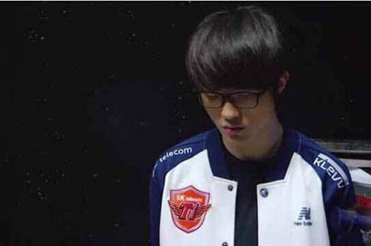 与其盯着他 与其盯着他