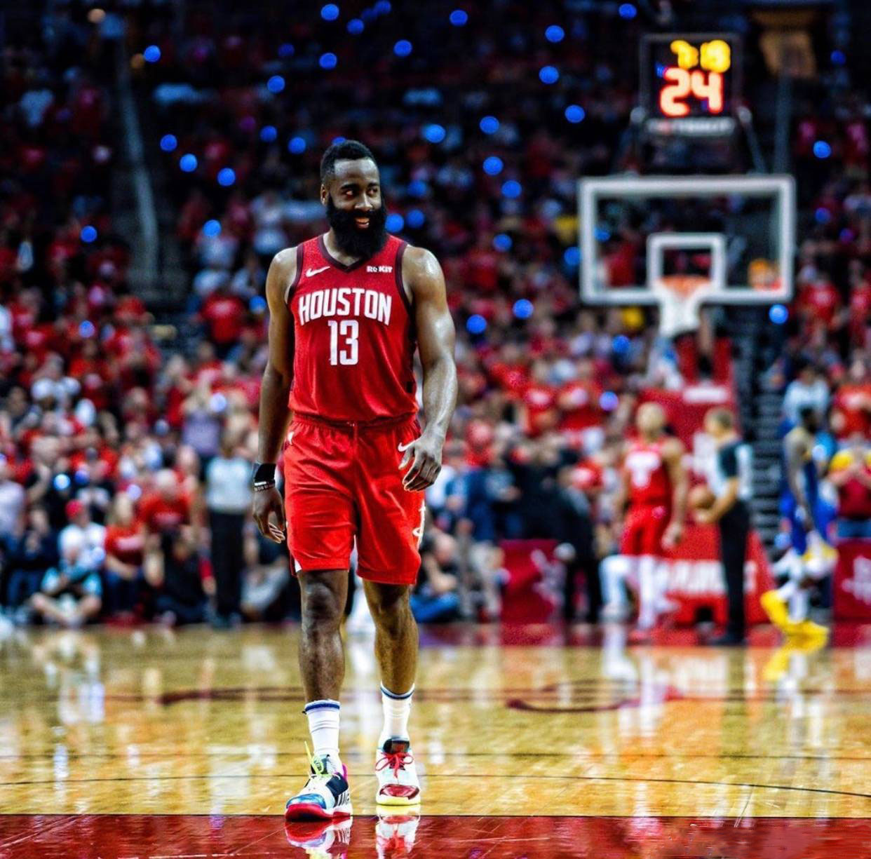 因看台抛掷 因看台抛掷